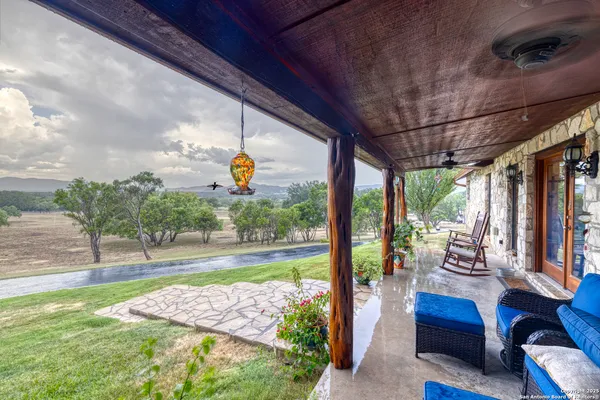 $874,000 | 457 Tomahawk Way, Concan, TX 78838