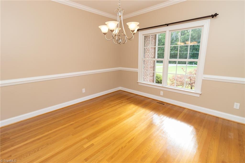SINIG ROOM 12 X 11.11