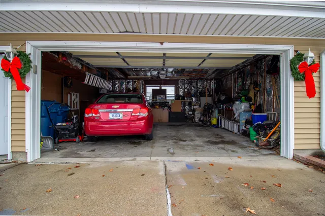 $372,000 | 1241 Willow Lane, Schererville, IN 46375