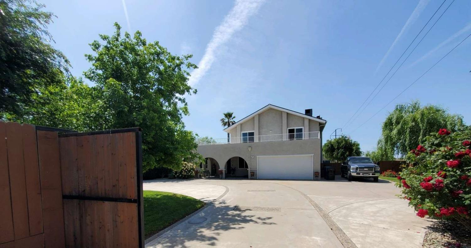 22725 East Parlier Avenue Reedley, CA 93654 - Photo 1 of 20 Gallery Image 1