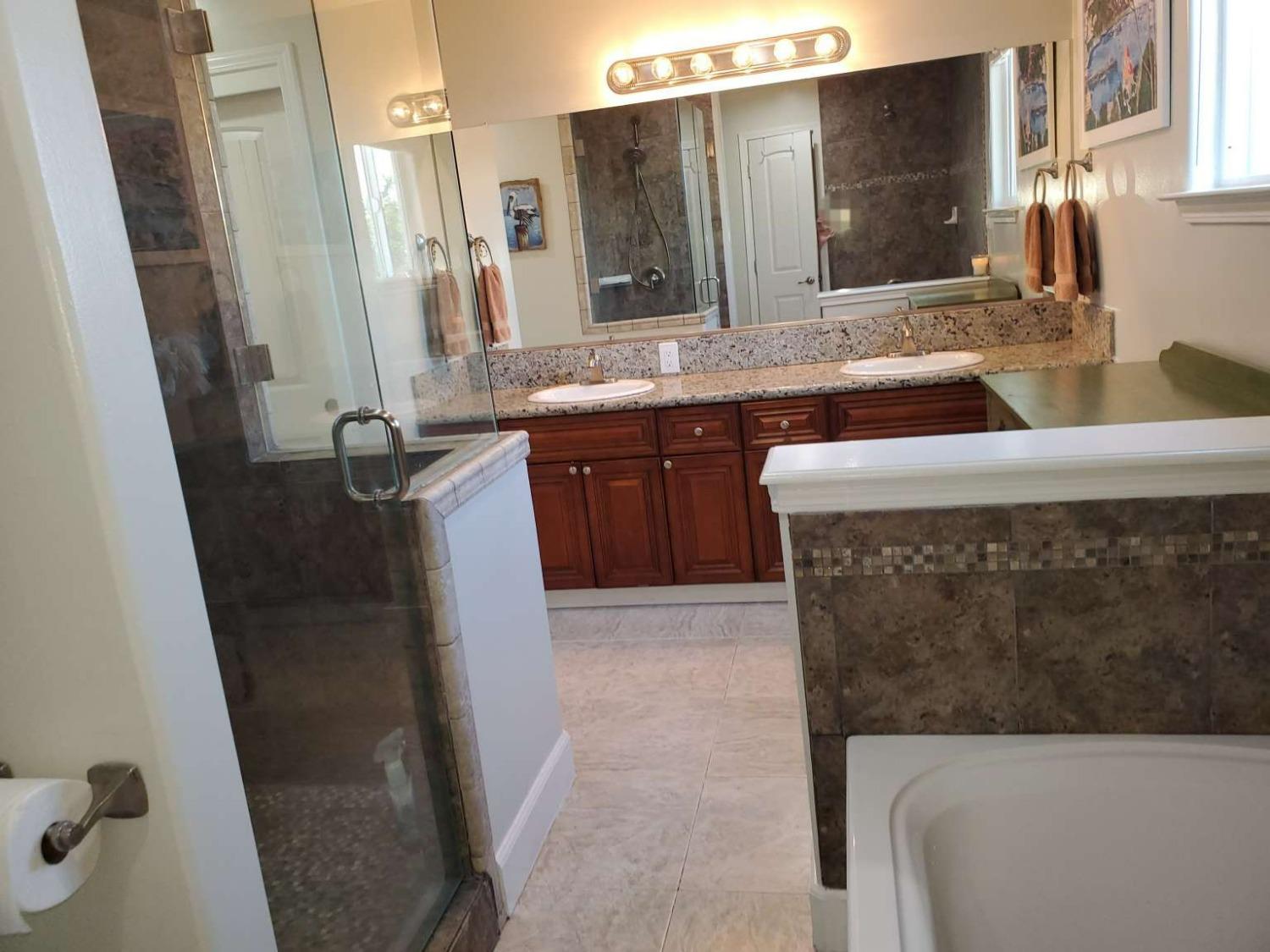 22725 East Parlier Avenue Reedley, CA 93654 - Photo 7 of 20 Gallery Image 7