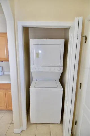 a close up view of a washer and dryer