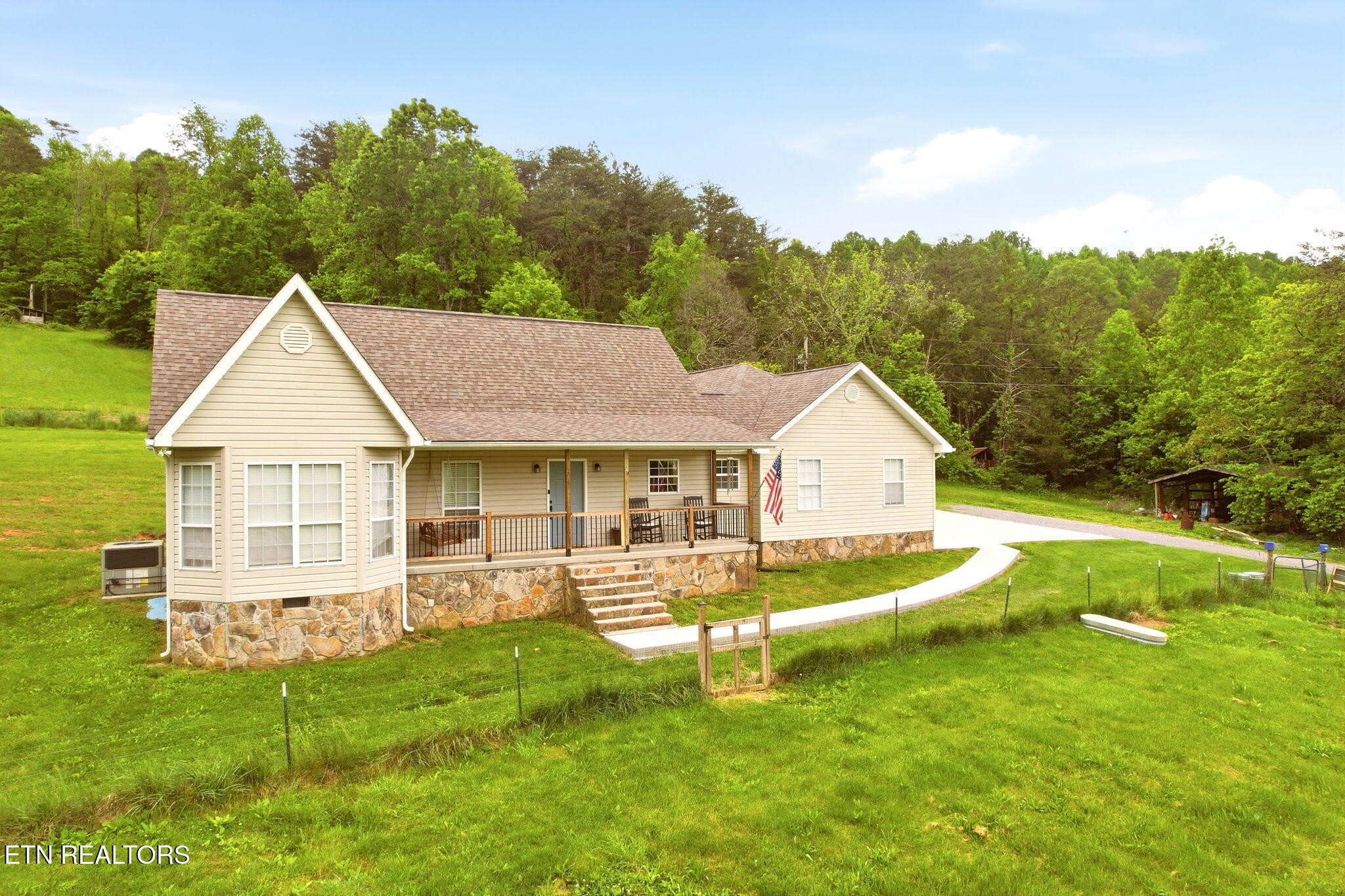 235 Raccoon Valley Road Maynardville, TN 37807 - Photo 2 of 41
