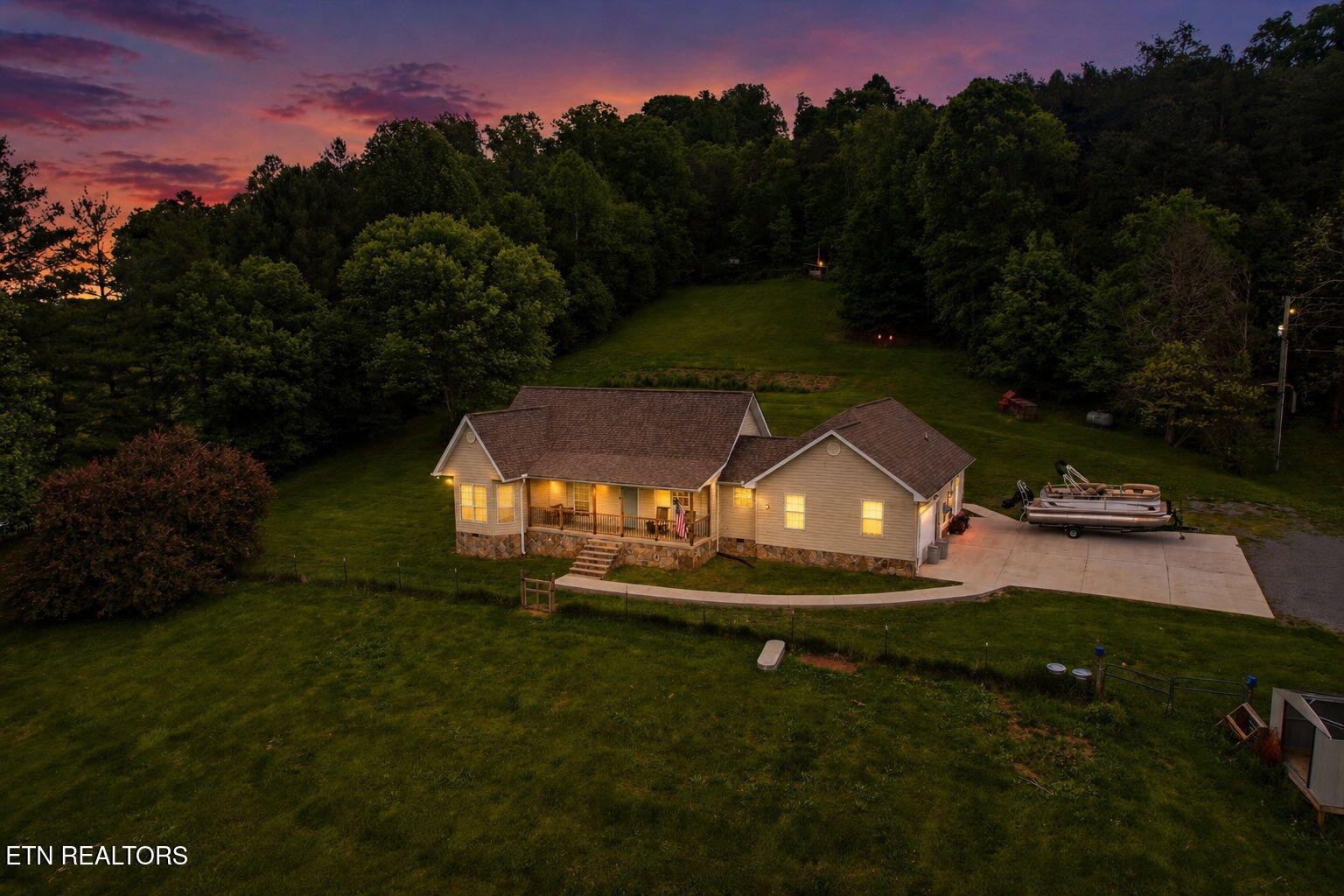 235 Raccoon Valley Road Maynardville, TN 37807 - Photo 3 of 41