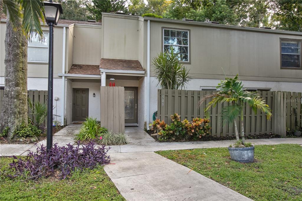 a front view of house with yard
