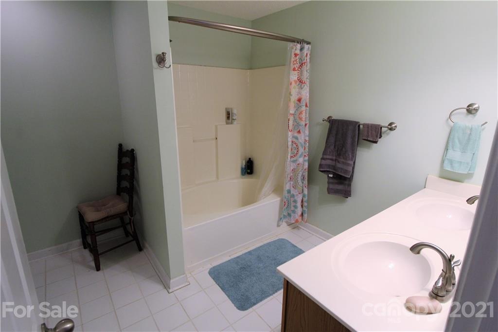 345 Quinn Road Clover, SC 29710 - Photo 12 of 23 Gallery Image 12