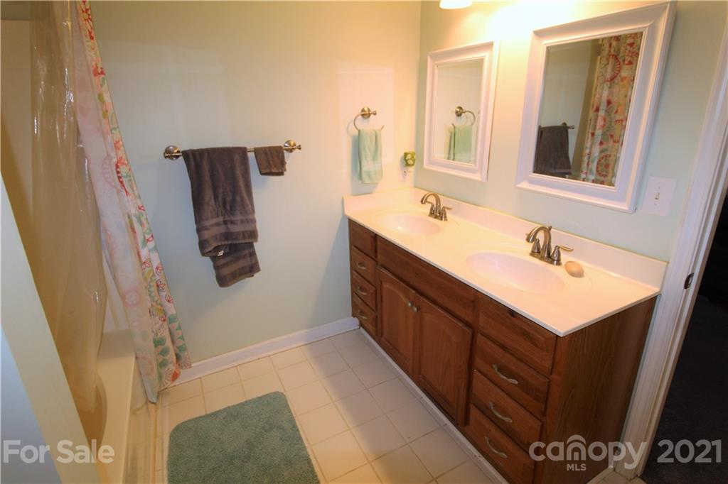 345 Quinn Road Clover, SC 29710 - Photo 13 of 23 Gallery Image 13
