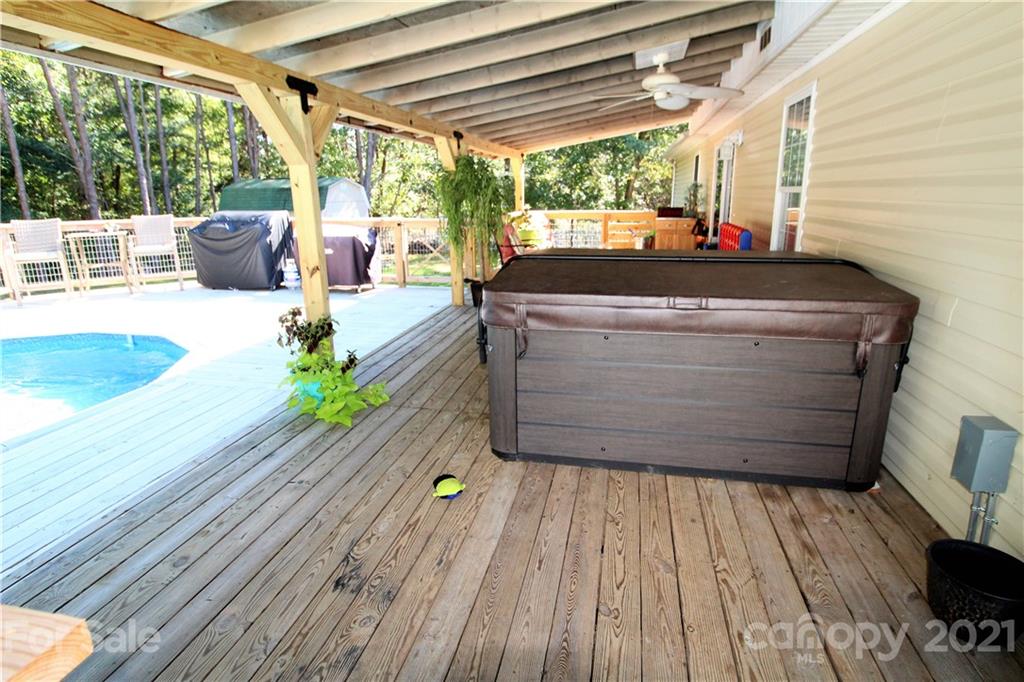 345 Quinn Road Clover, SC 29710 - Photo 18 of 23 Gallery Image 18