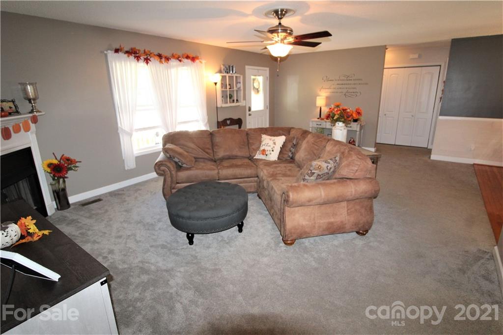 345 Quinn Road Clover, SC 29710 - Photo 3 of 23 Gallery Image 3