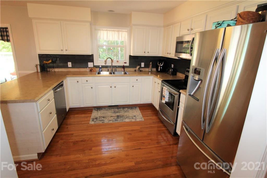 345 Quinn Road Clover, SC 29710 - Photo 7 of 23 Gallery Image 7