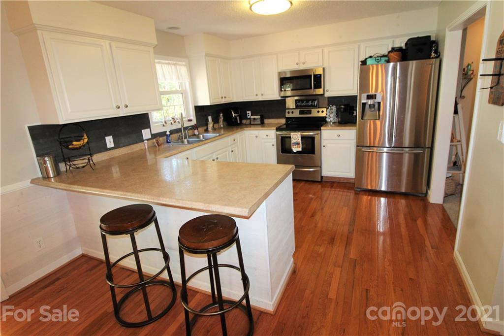 345 Quinn Road Clover, SC 29710 - Photo 8 of 23 Gallery Image 8