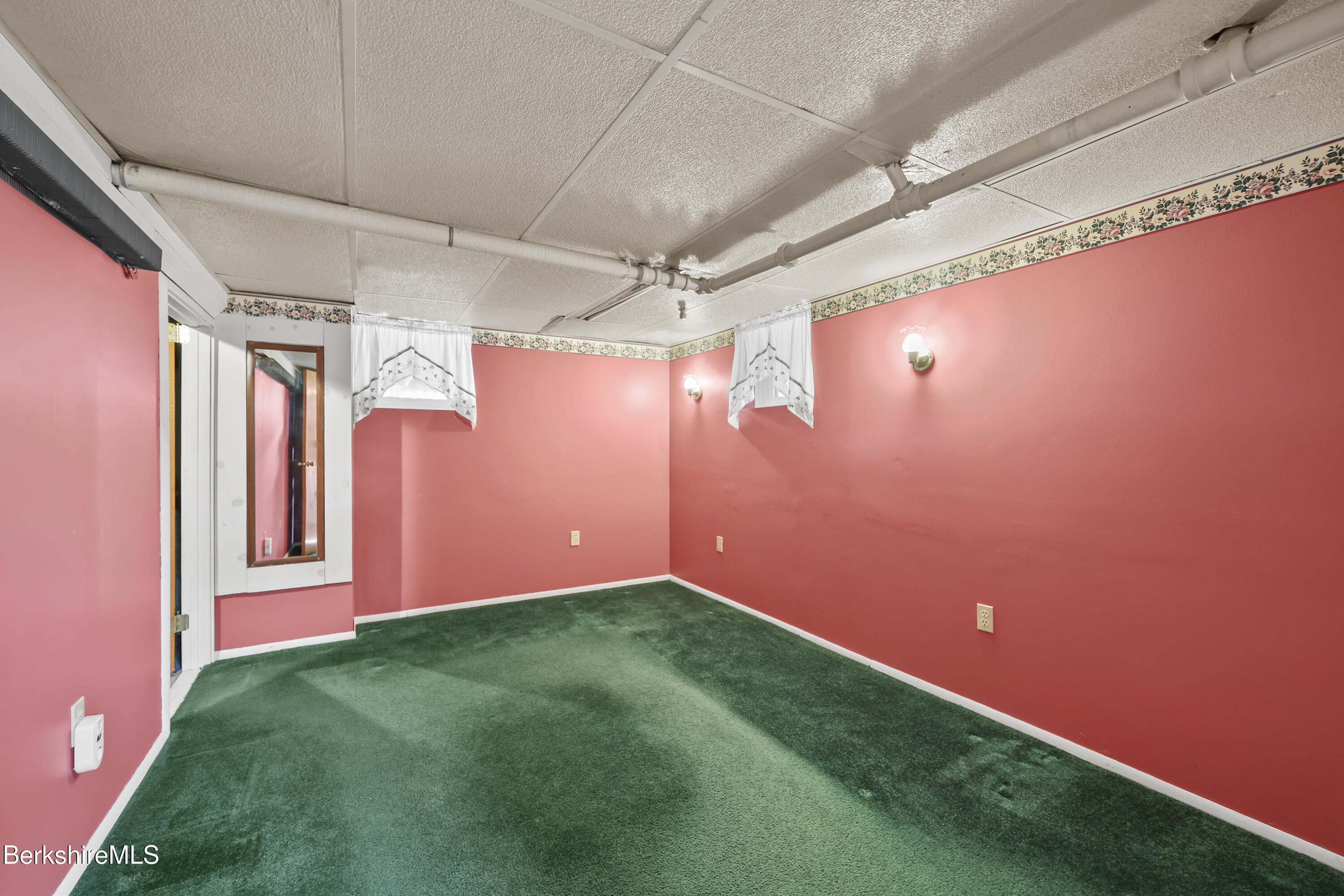 12 Sherrill Avenue Pittsfield, MA 01201 - Photo 30 of 40 a view of a room with window