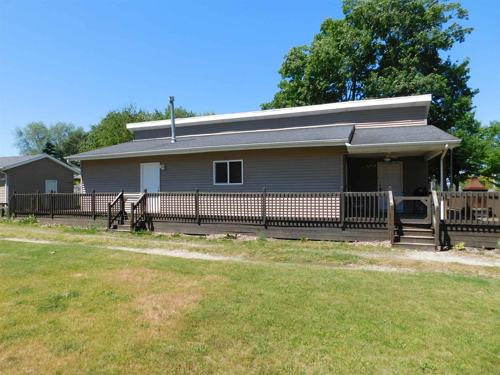 8967 East Hatchery Road Syracuse, IN 46567 - Photo 1 of 30 Gallery Image 1