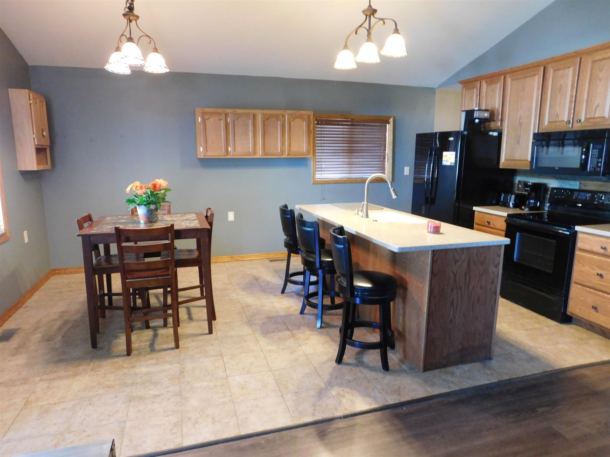 8967 East Hatchery Road Syracuse, IN 46567 - Photo 8 of 30 Gallery Image 8