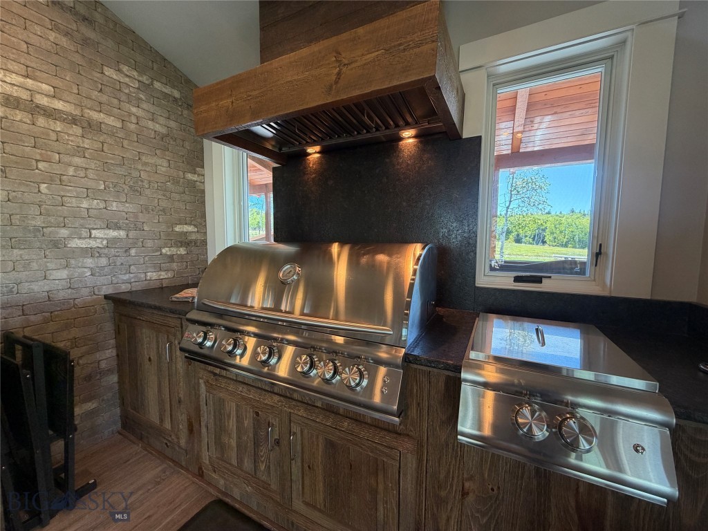 4482 Bull Run Gulch Road Butte, MT 59701 - Photo 38 of 68 Indoor / outdoor kitchen