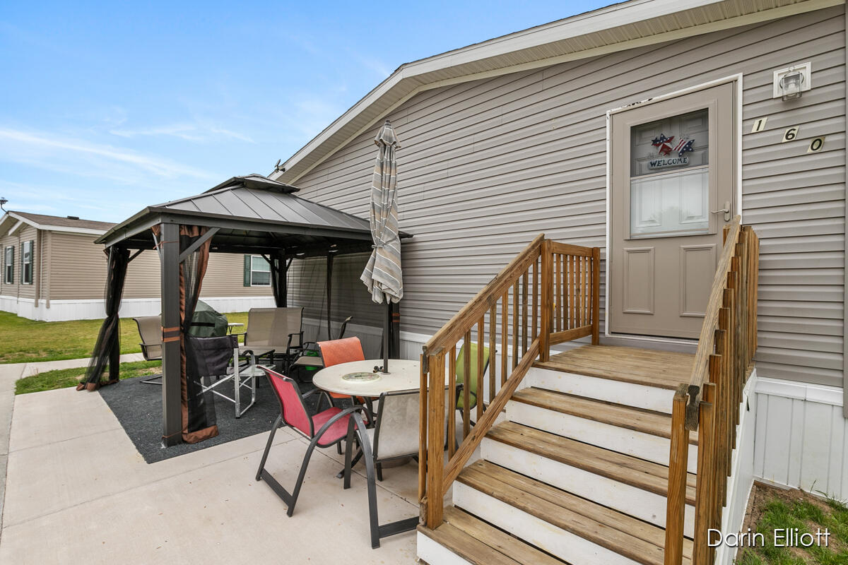 360 East Tuttle Road, Unit 160 Ionia, MI 48846 - Photo 4 of 34 IMG_1003
