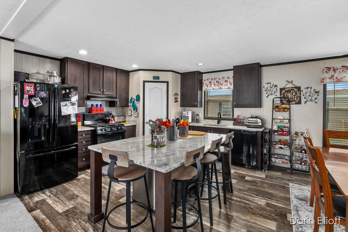 360 East Tuttle Road, Unit 160 Ionia, MI 48846 - Photo 9 of 34 IMG_1008