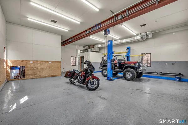 $1,150,000 | 72 Village Gate Drive, Southington, CT 06489