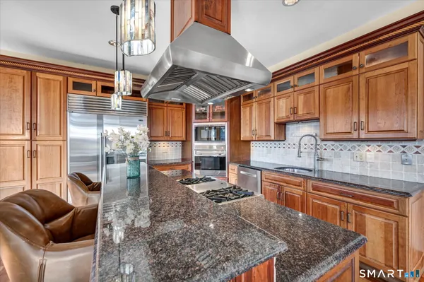 $1,150,000 | 72 Village Gate Drive, Southington, CT 06489