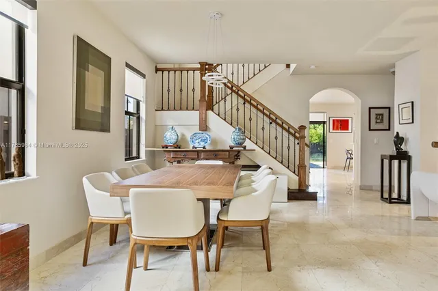 a view of a livingroom and dining room