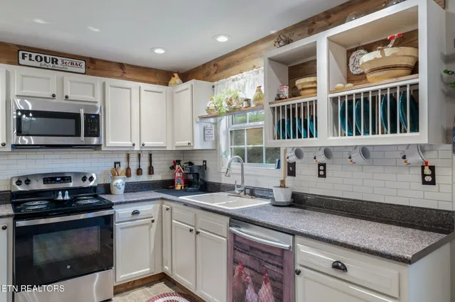 $265,000 | 124 Mac Ivey Lane, La Follette, TN 37766