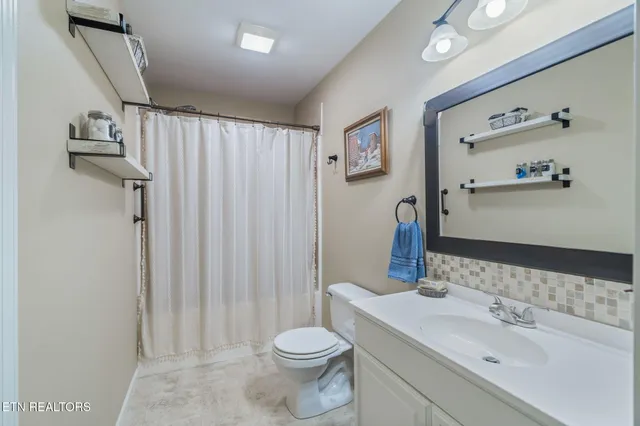 $265,000 | 124 Mac Ivey Lane, La Follette, TN 37766