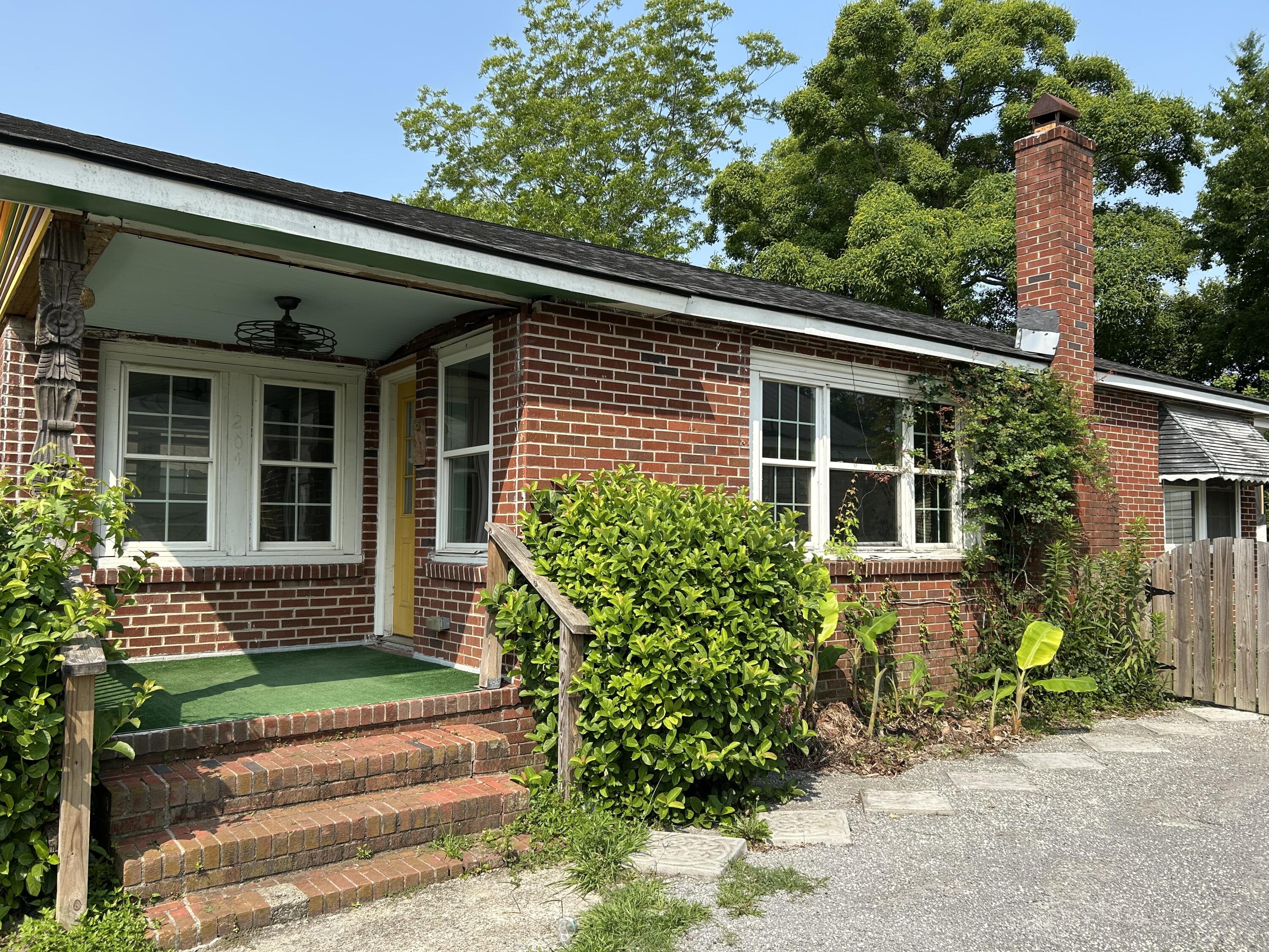 2204 Dover Street North Charleston, SC 29405 - Photo 13 of 15 2204 Dover St driveway side