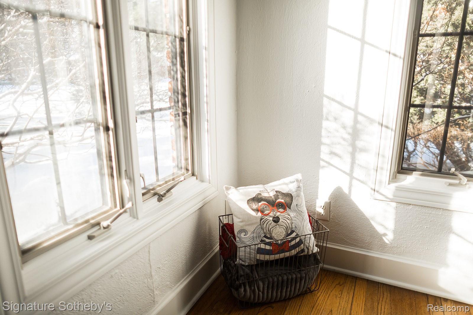 2747 Manchester Road Birmingham, MI 48009 - Photo 5 of 36 5 (3).jpg