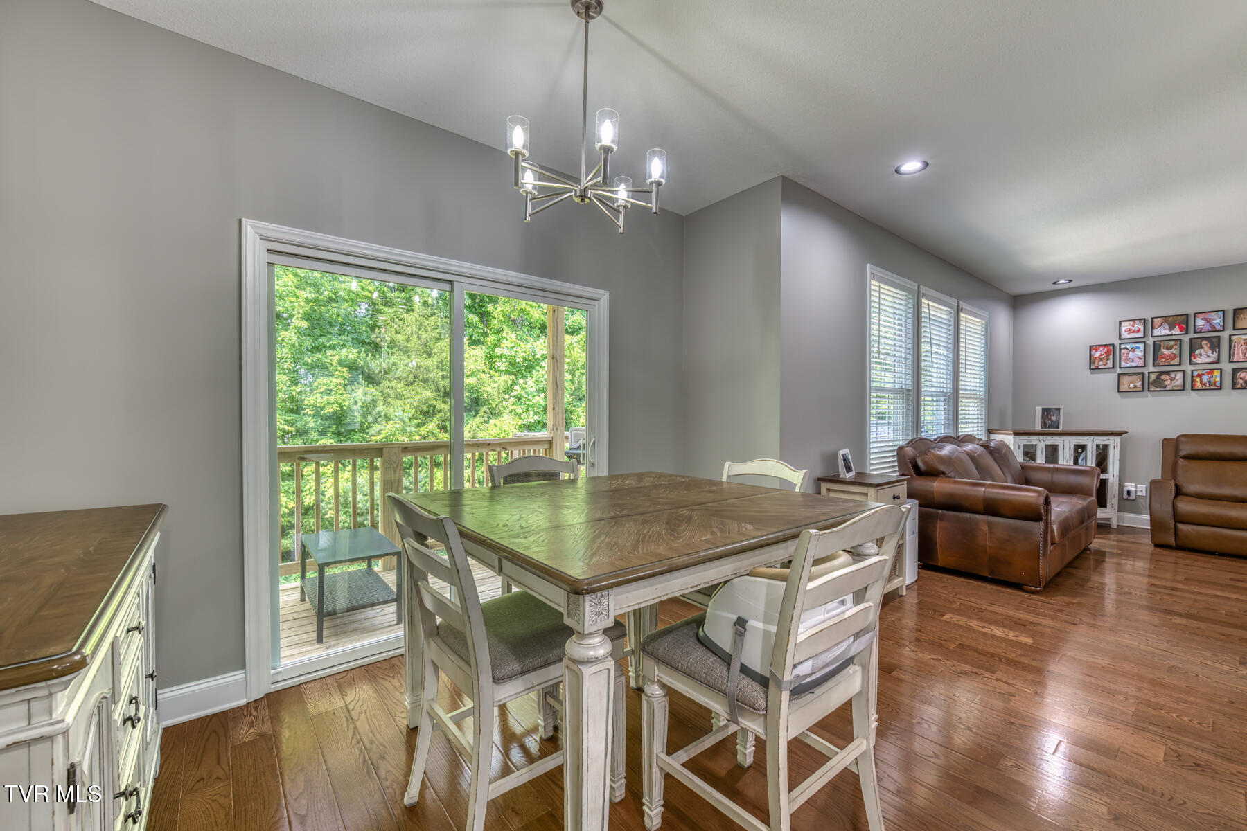 237 Oak View Circle Bristol, TN 37620 - Photo 12 of 38 237 Oak View Cir-12