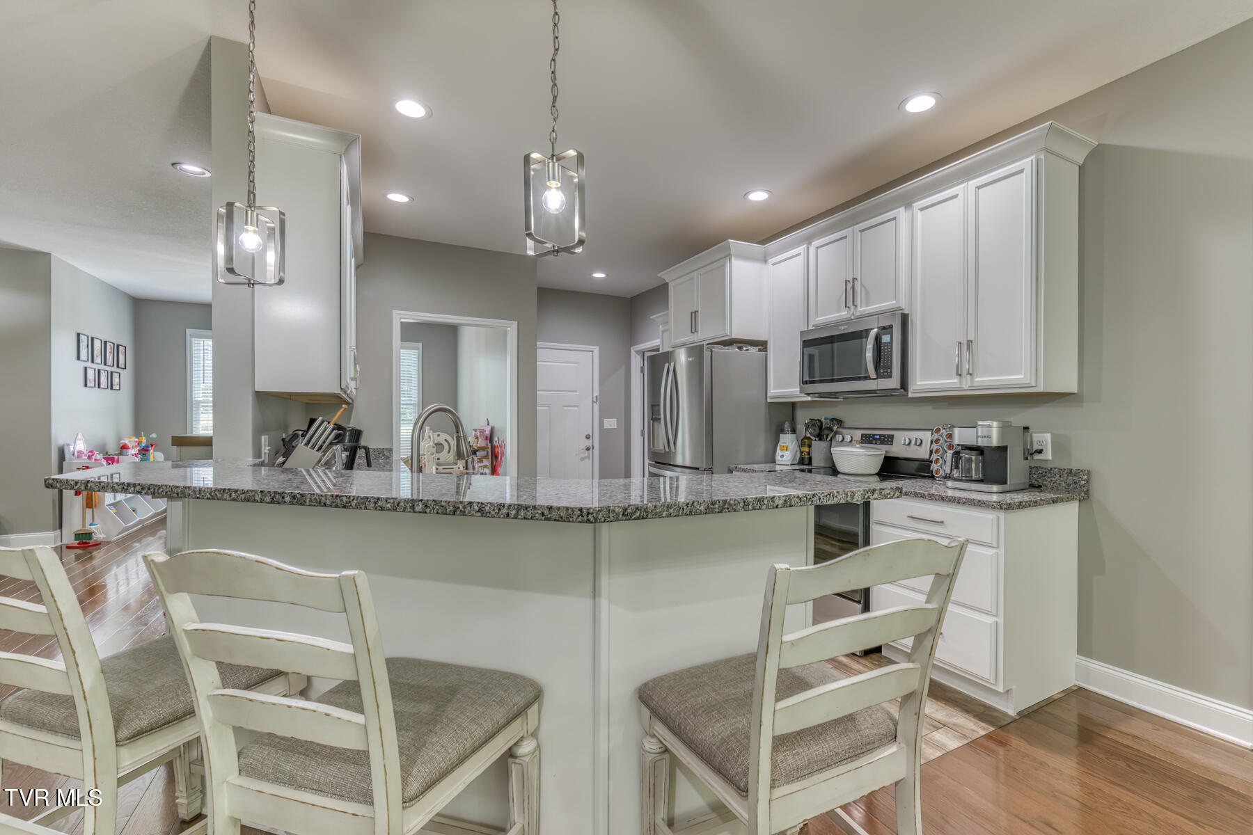 237 Oak View Circle Bristol, TN 37620 - Photo 13 of 38 237 Oak View Cir-13