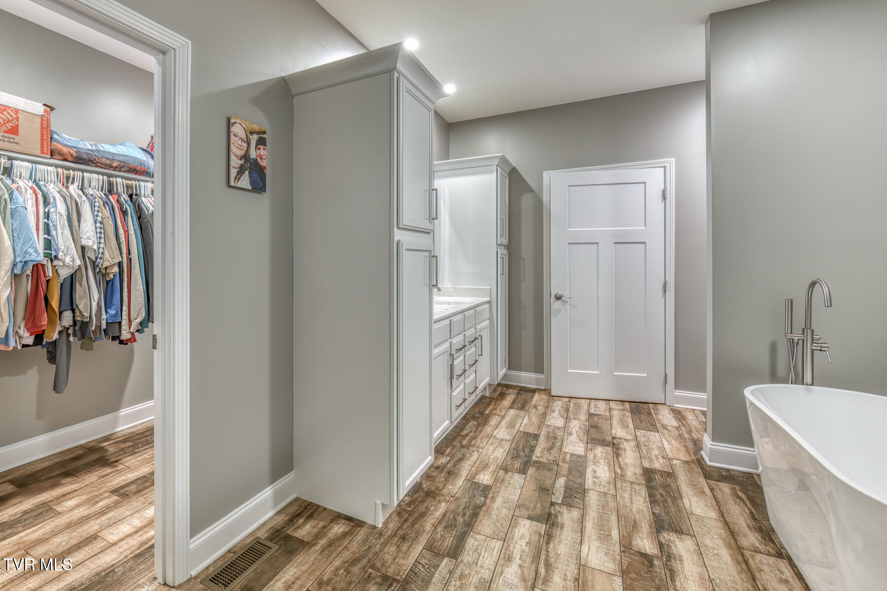 237 Oak View Circle Bristol, TN 37620 - Photo 20 of 38 237 Oak View Cir-20