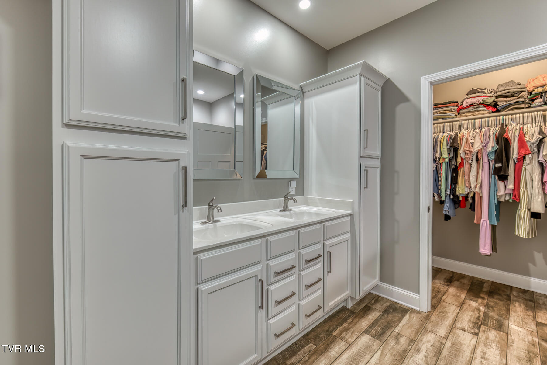 237 Oak View Circle Bristol, TN 37620 - Photo 22 of 38 237 Oak View Cir-22