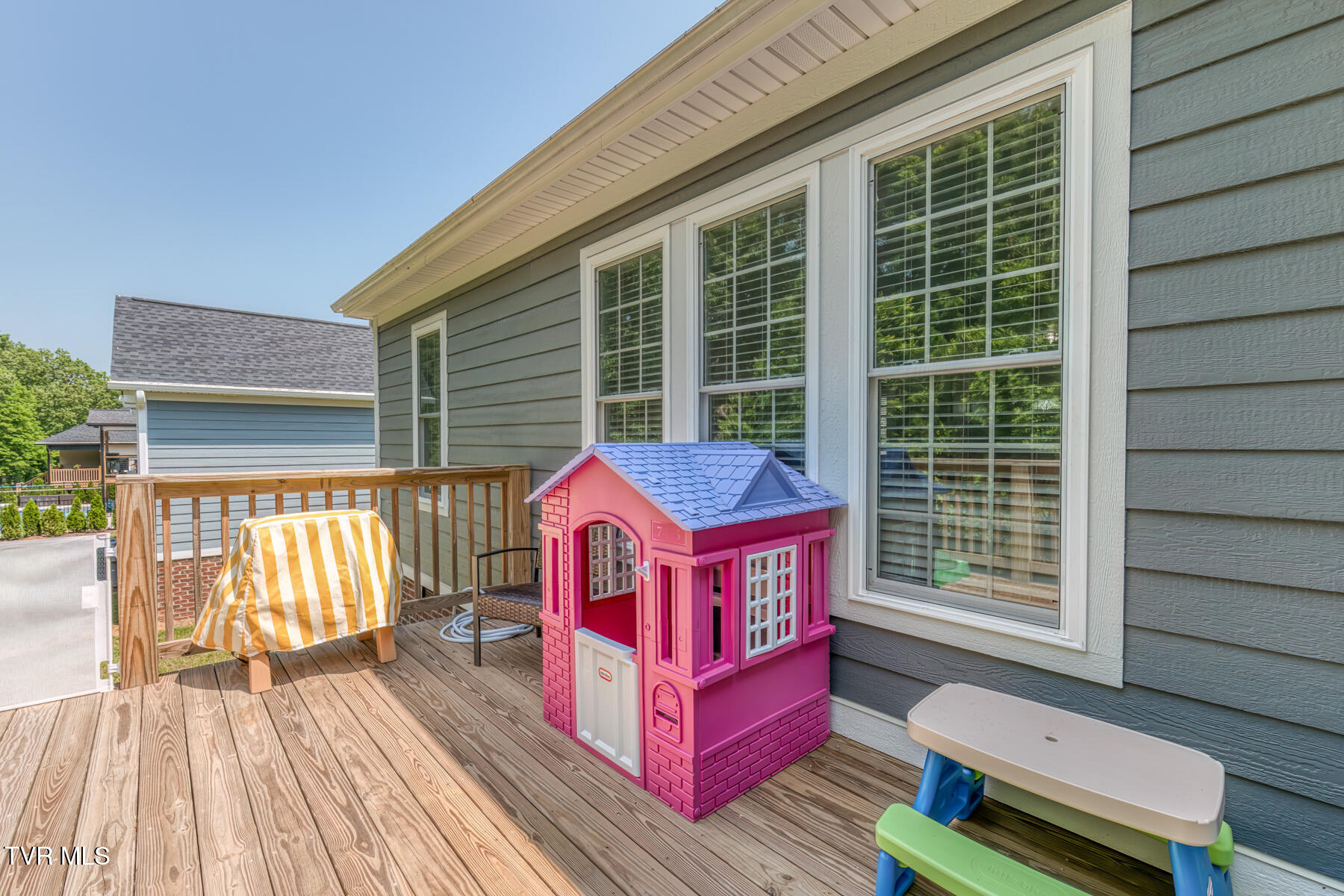 237 Oak View Circle Bristol, TN 37620 - Photo 32 of 38 237 Oak View Cir-32