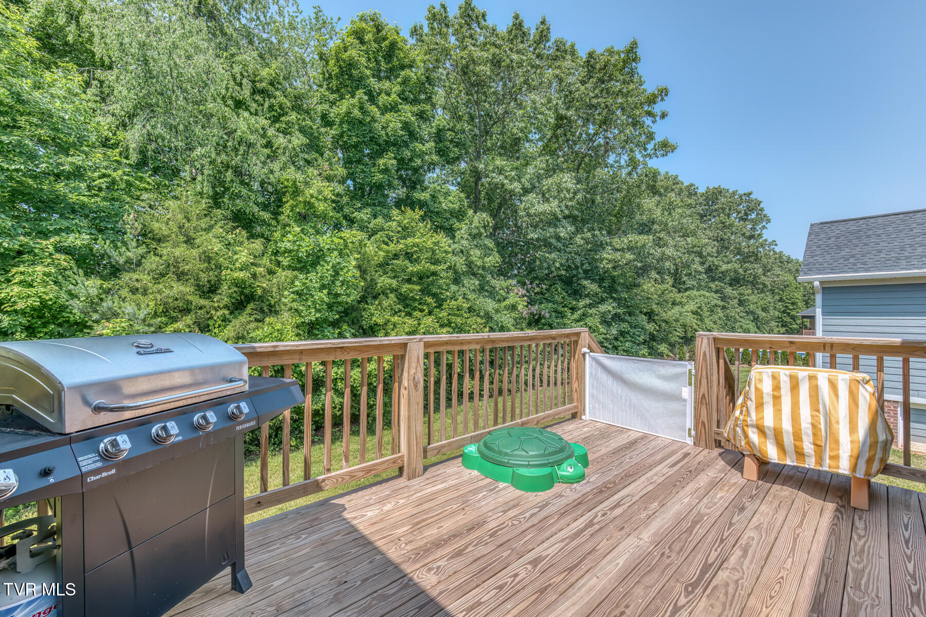 237 Oak View Circle Bristol, TN 37620 - Photo 33 of 38 237 Oak View Cir-33