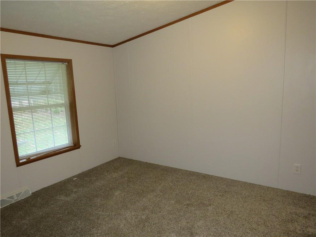 615 Deana Way Rochester, PA 15074 - Photo 12 of 22