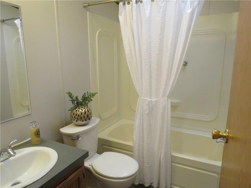 615 Deana Way Rochester, PA 15074 - Photo 14 of 22