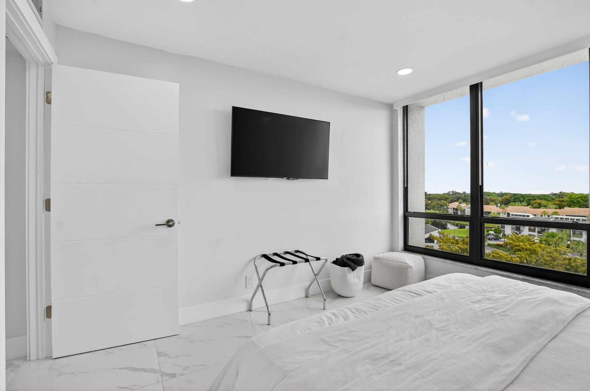7738 Lakeside Boulevard, Unit 362 Boca Raton, FL 33434 - Photo 27 of 90 Guest bedroom