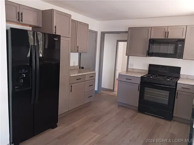 $200,000 | 607 Hughes Avenue, Stover, MO 65078