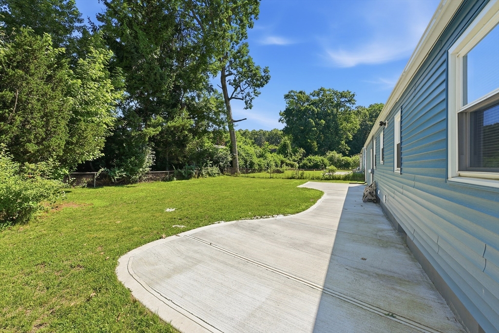 109 Bretton Road Springfield, MA 01119 - Photo 37 of 42