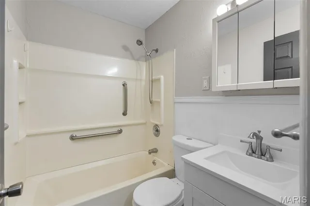 $149,900 | 5 Forest Home Court, St. Louis, MO 63137