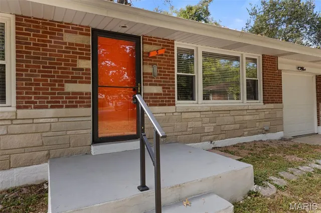 $149,900 | 5 Forest Home Court, St. Louis, MO 63137
