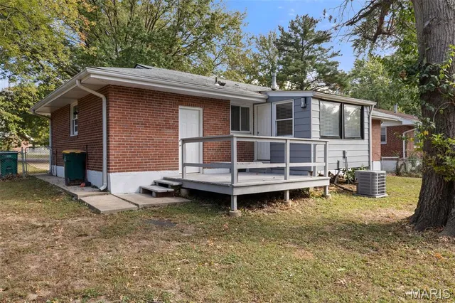 $149,900 | 5 Forest Home Court, St. Louis, MO 63137
