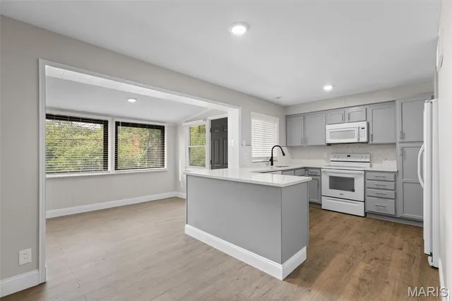 $149,900 | 5 Forest Home Court, St. Louis, MO 63137