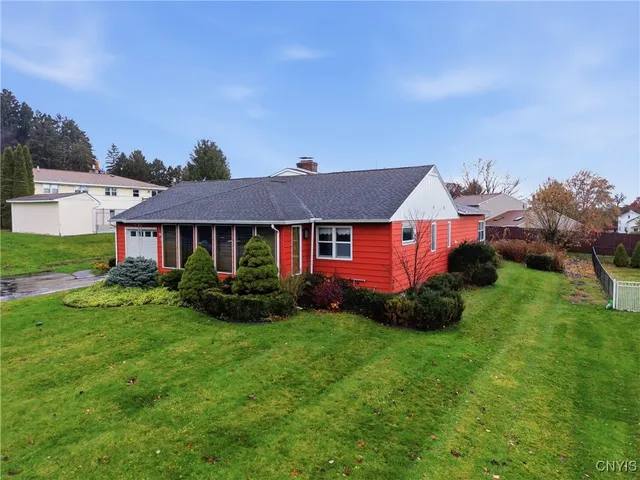 $299,900 | 108 Genesee Road, Camillus, NY 13031