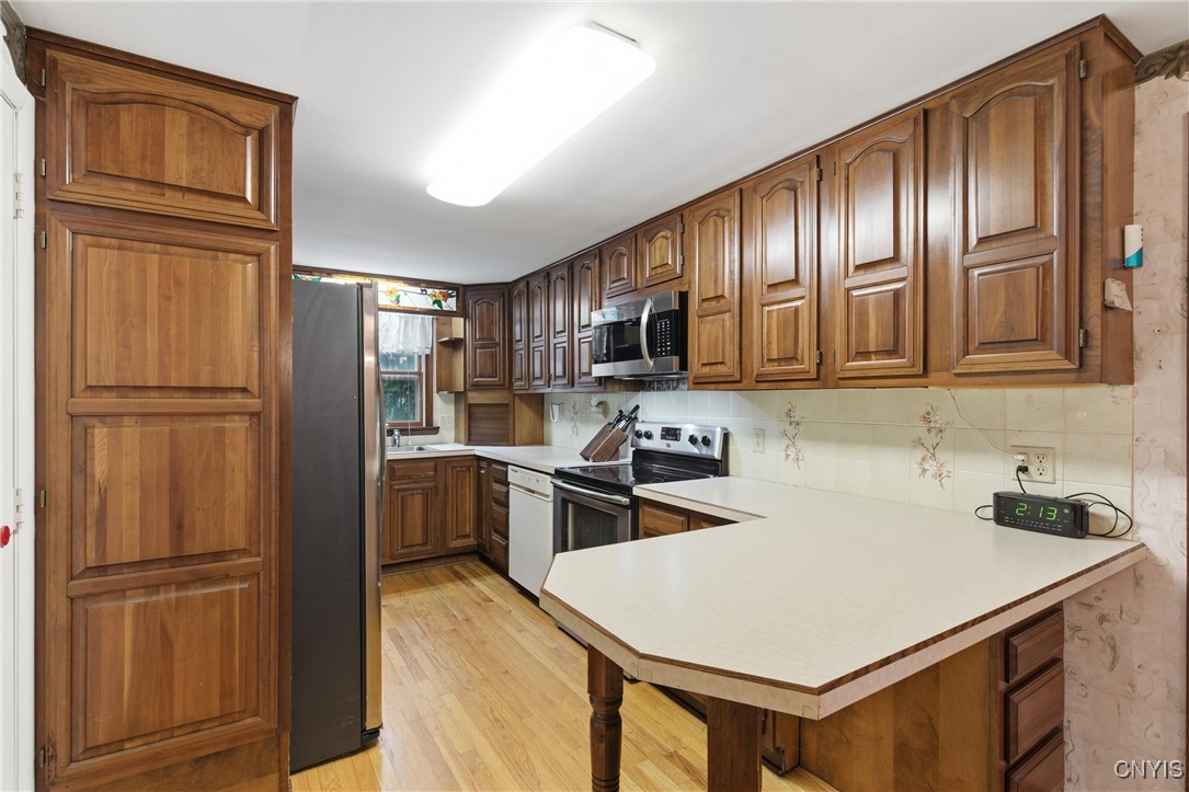 108 Genesee Road Camillus, NY 13031 - Photo 13 of 41