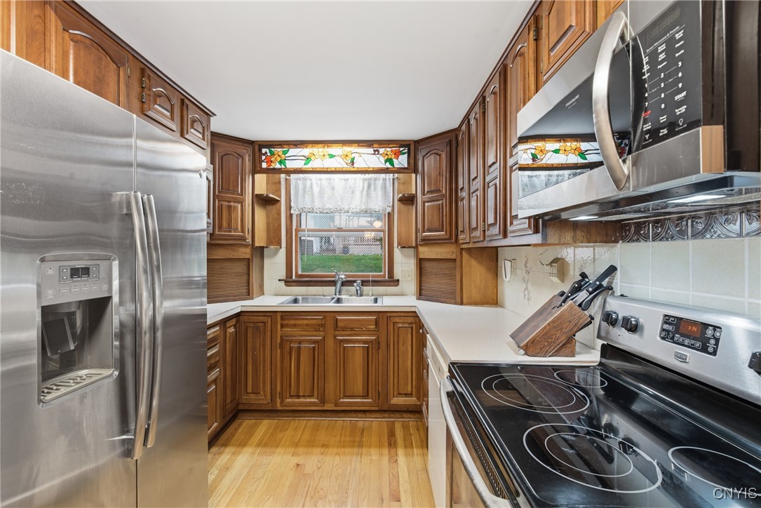 108 Genesee Road Camillus, NY 13031 - Photo 15 of 41