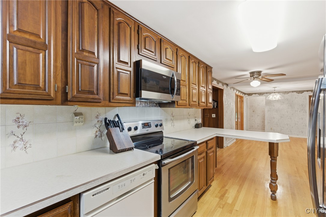 108 Genesee Road Camillus, NY 13031 - Photo 16 of 41