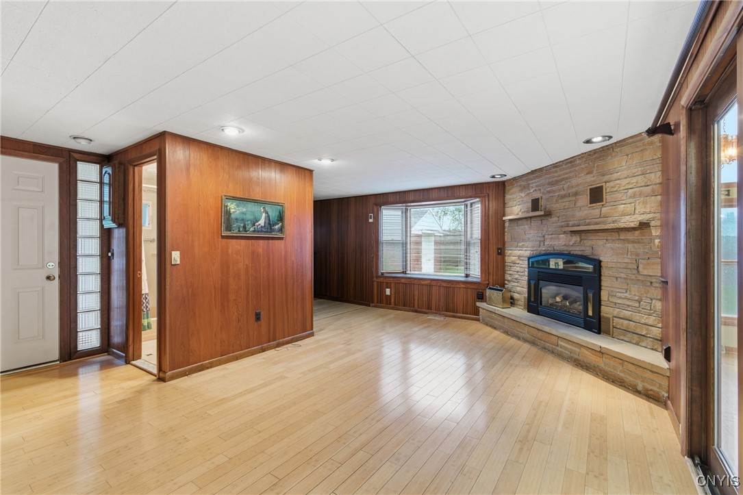 108 Genesee Road Camillus, NY 13031 - Photo 20 of 41