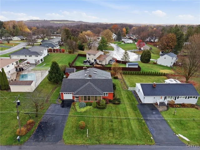 $299,900 | 108 Genesee Road, Camillus, NY 13031