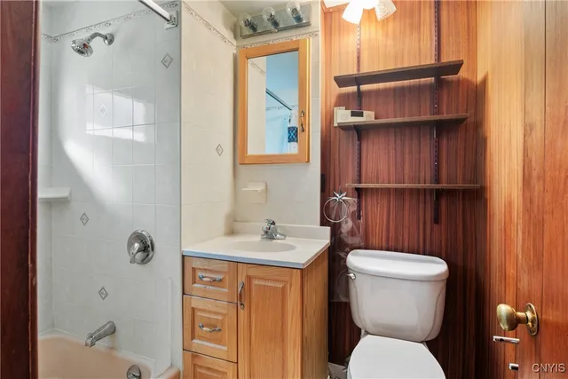 $299,900 | 108 Genesee Road, Camillus, NY 13031